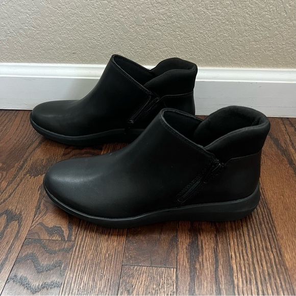 Clarks Collections By Clarks Kayleigh Mid Leather Ankle Boots Women Sz 7 comfort - Picture 3 of 16